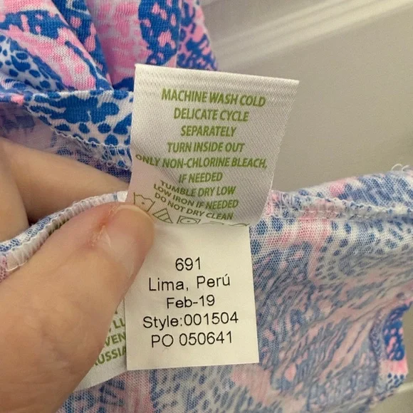 Lilly Pulitzer Coastal Blue Maybe Gator Etta V-Neck Top - Size XL - Picture 12 of 12
